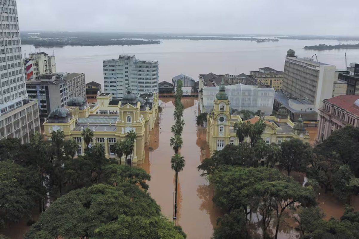 “es terrible. hay gente que perdió todo y el agua sigue subiendo”: los testimonios de las inundaciones en brasil