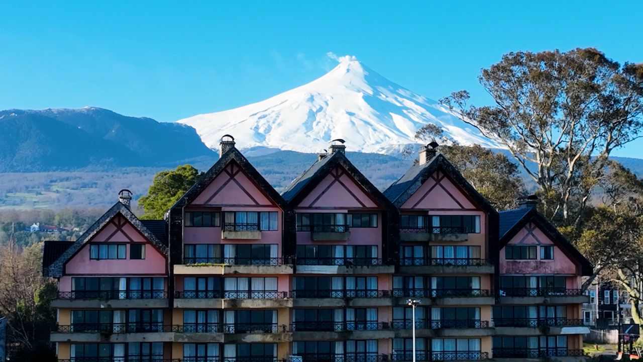 <p>Travelers to the lakeside town of Pucón can unwind in the town’s thermal hot springsthat sit in the shadows of the towering Villarica volcano. Located in the heart of Chile’s stunning lakes district, Pucón is a mecca for adventure enthusiasts, offering thrilling outdoor activities and natural beauty.</p>