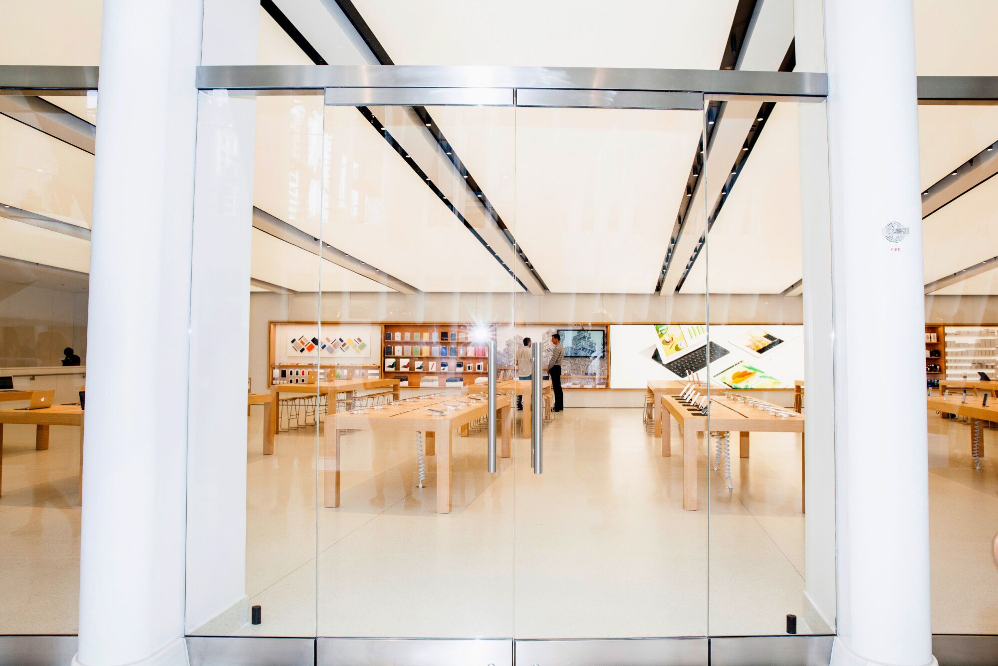 apple illegally interrogated nyc retail staff, us labor board rules