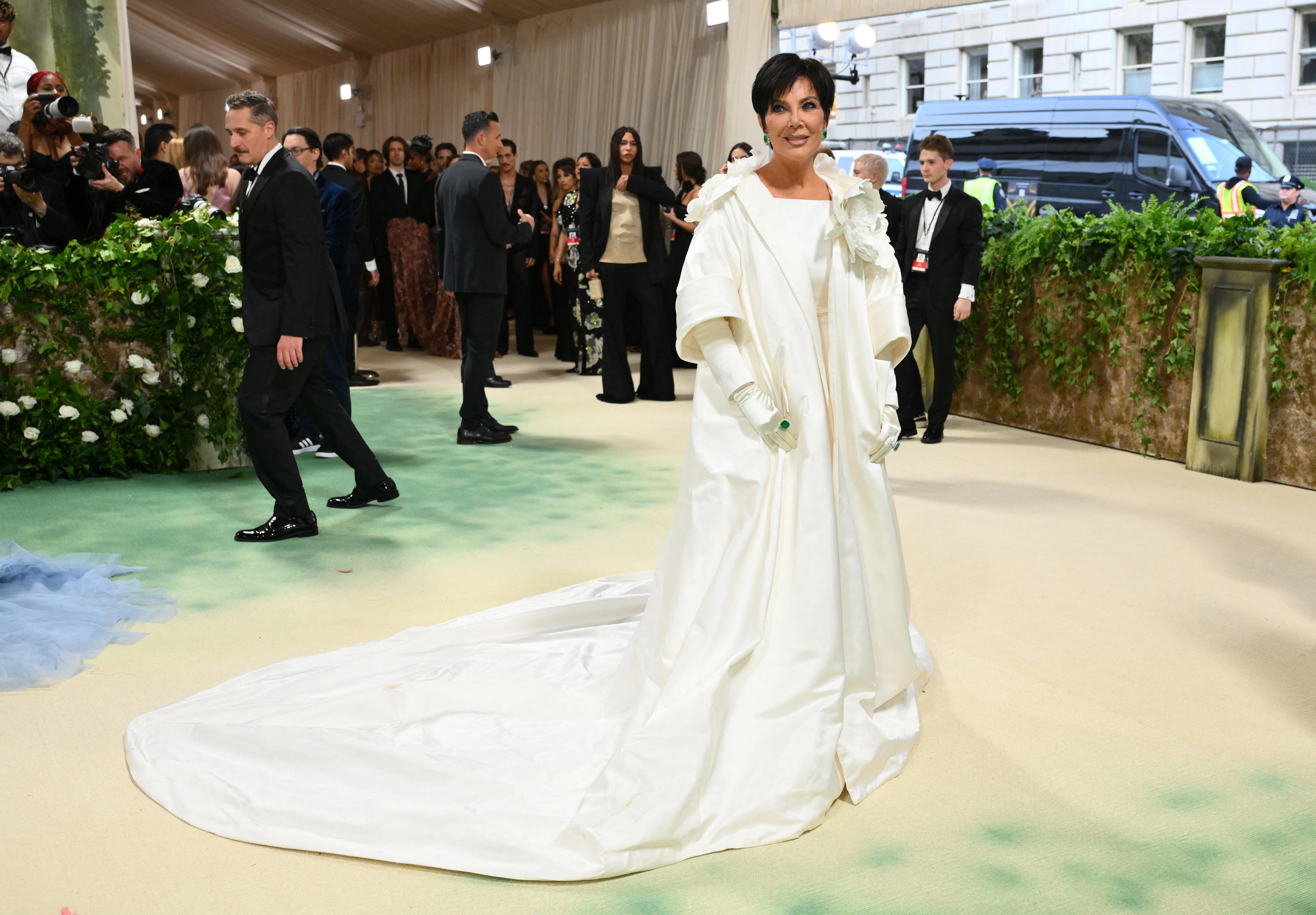 the kardashians at the met gala: check out the reality-tv family's 'sleeping beauties' looks