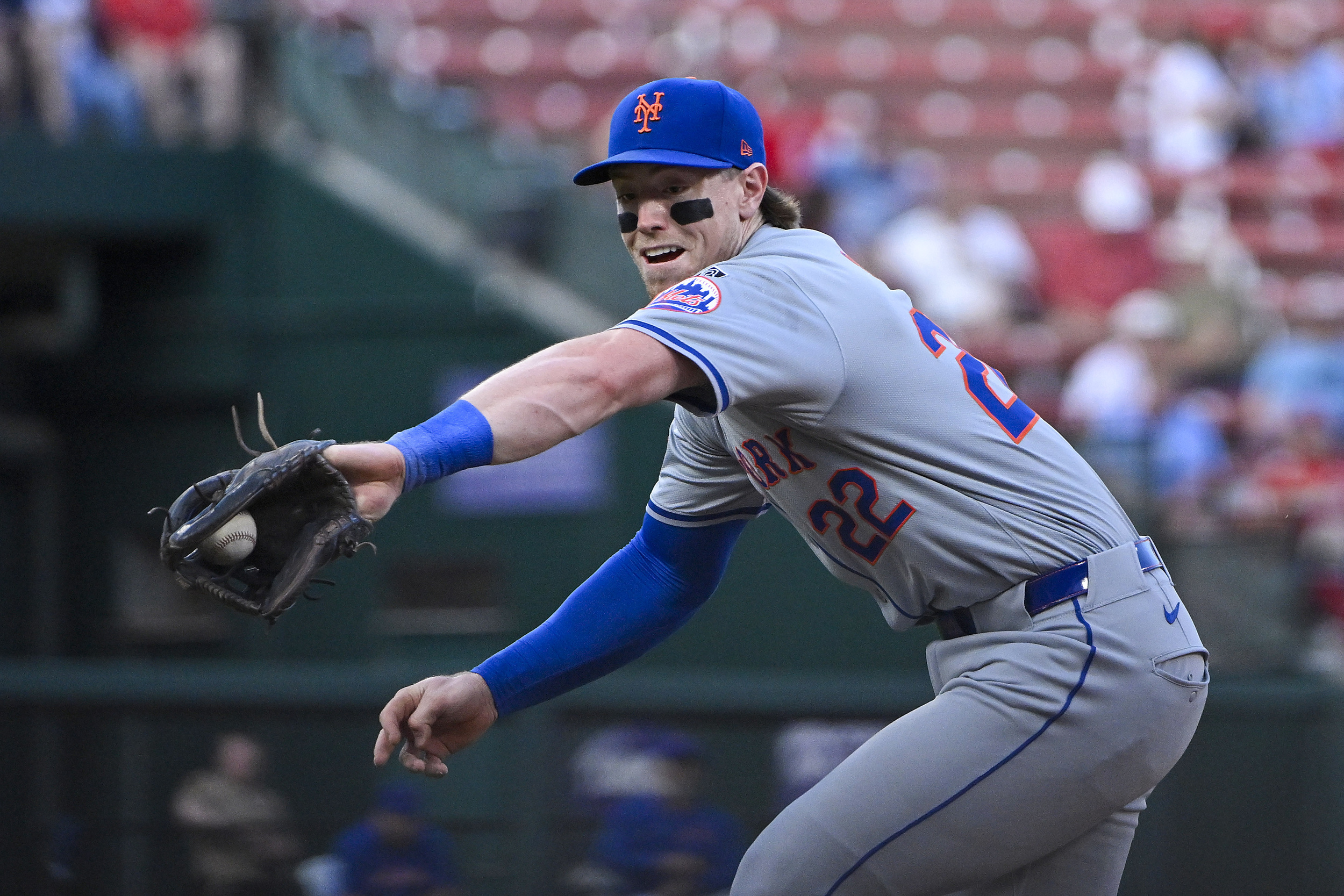 mets’ brett baty collides with umpire in wild sequence