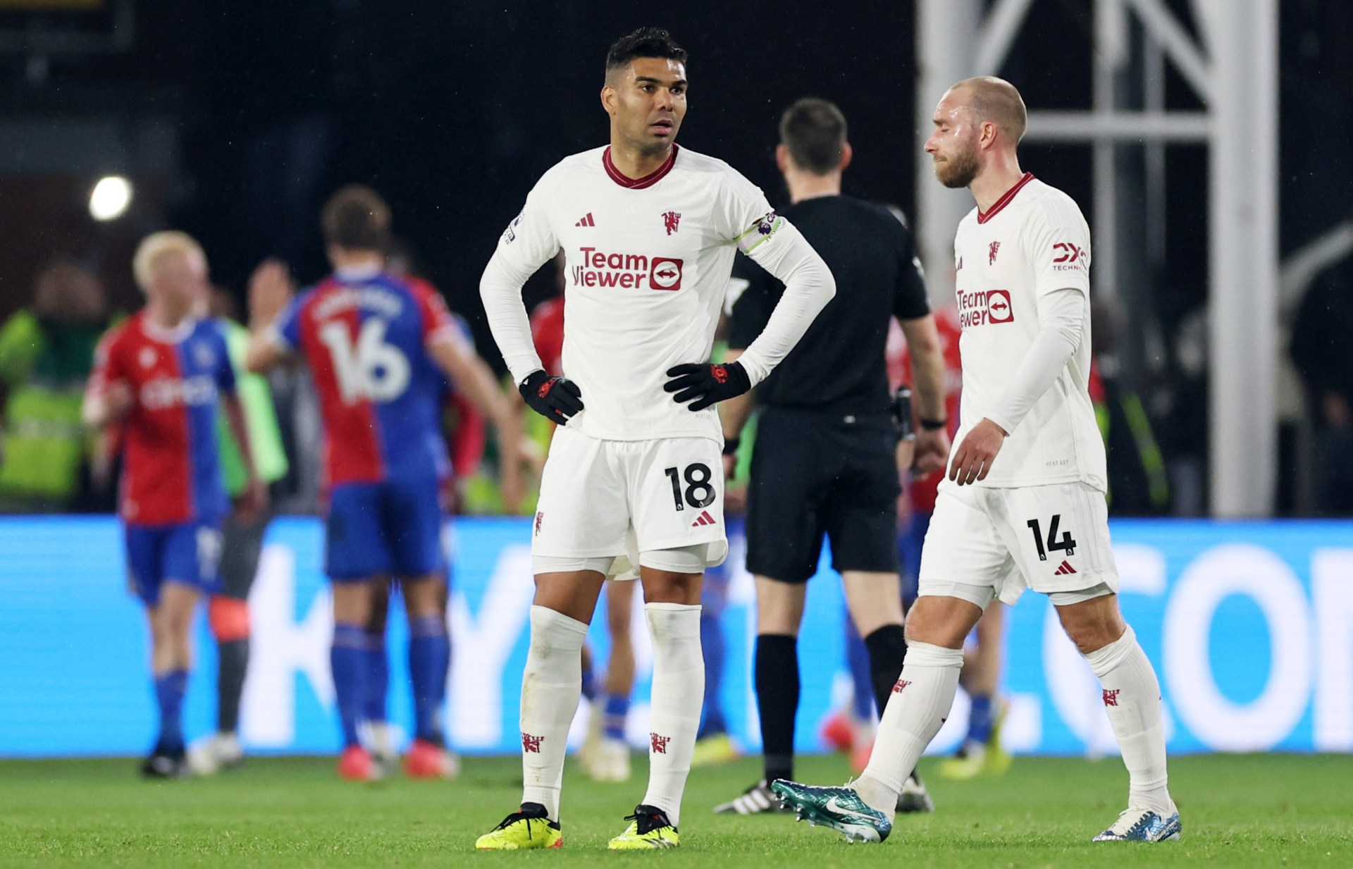 jamie carragher tells man utd star to 'call it a day and move' after crystal palace defeat