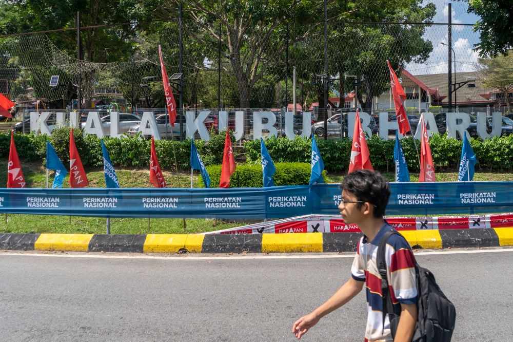 despite talk of courting non-malays, kkb campaigning shows perikatan yet to follow through