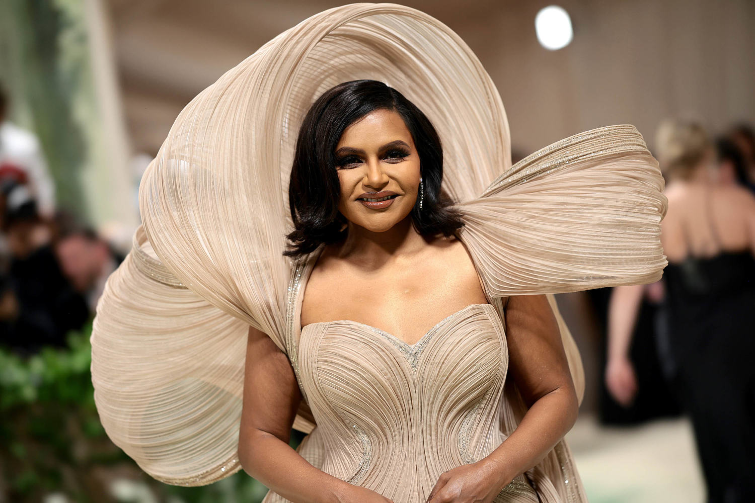 the meaning of mindy kaling's met gala dress