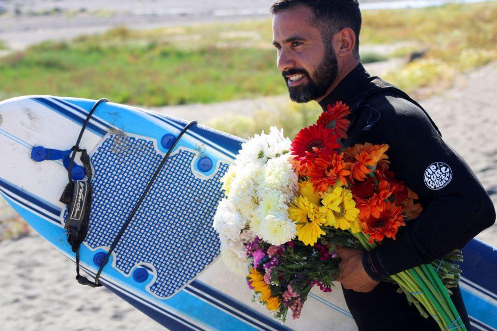 meksika'da arabalarının çalınmasına direnen sörfçüler ölü bulundu