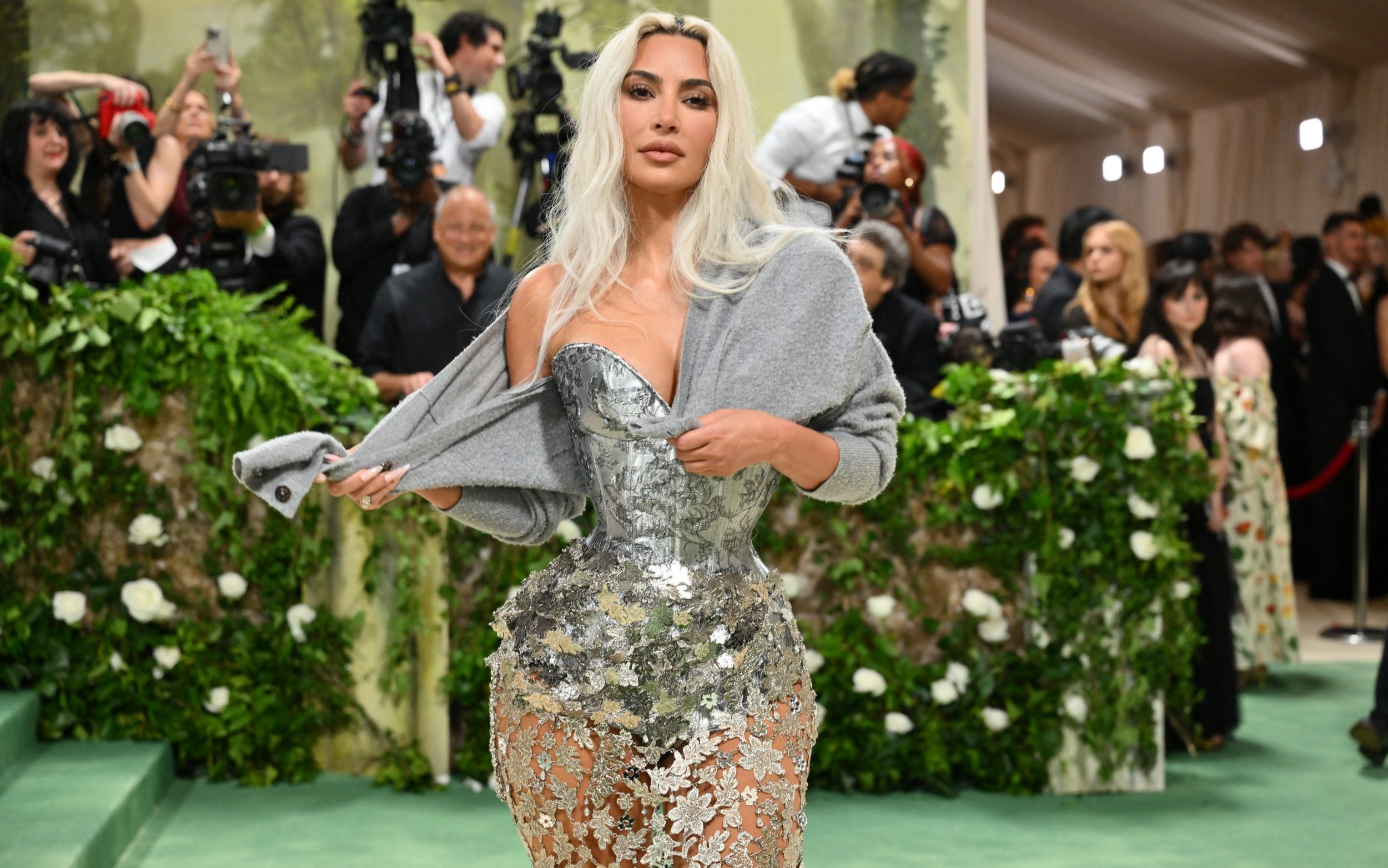amazon, met gala fashion faux pas – from kardashians in cardigans to soggy t-shirts