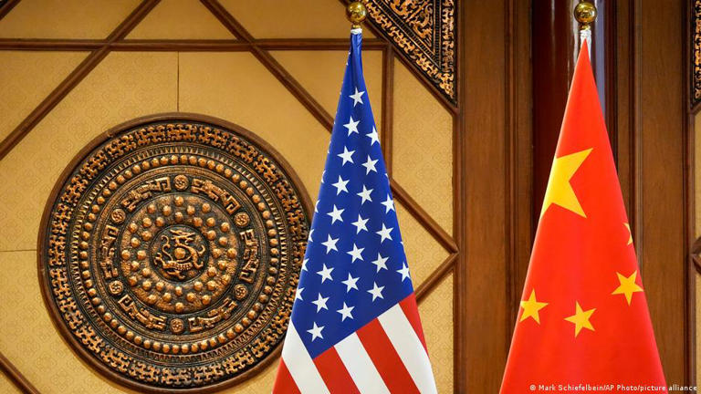 Estados Unidos ha impuesto aranceles del 145 % a los productos chinos, y el gigante asiático ha respondido con gravámenes de hasta el 125 % para las importaciones estadounidenses. (Archivo 26.04.2024)