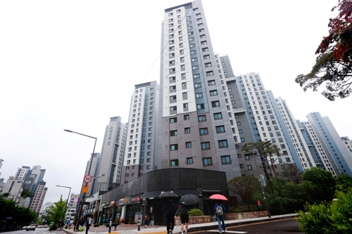 “기약없는 재건축 더이상 못 기다려”…서울 아파트 반등해도 약세인 이곳