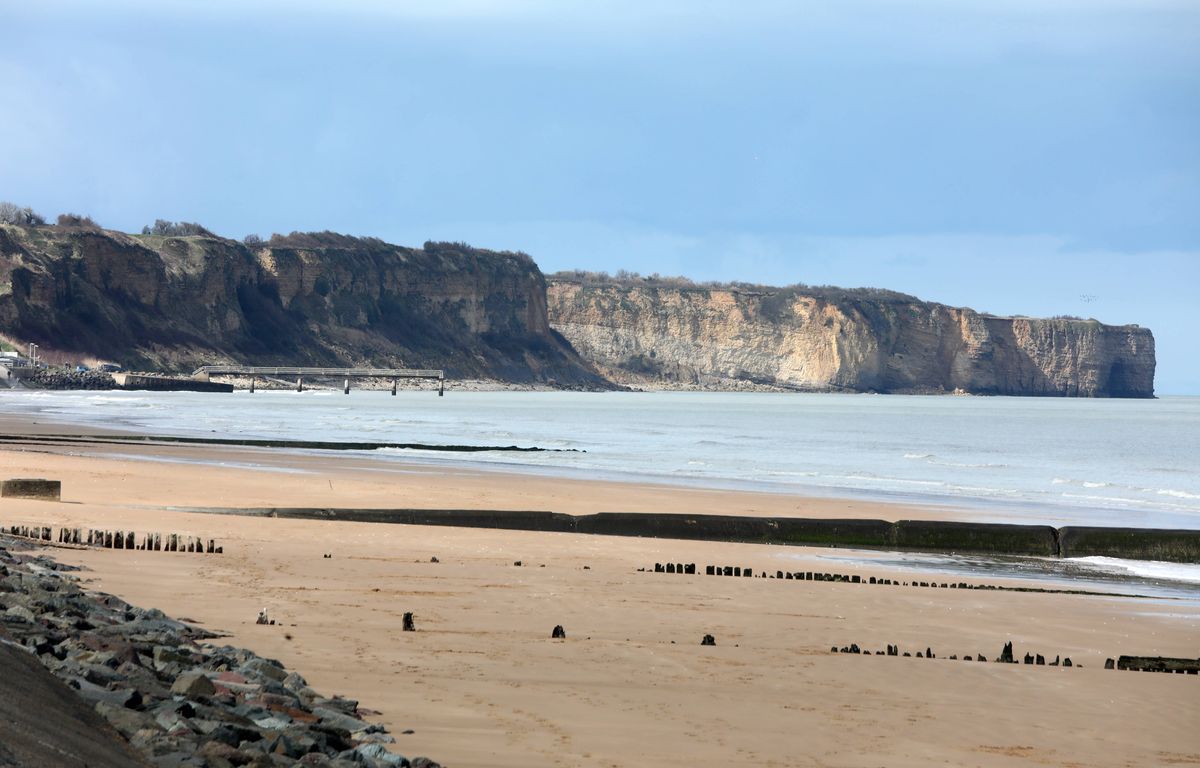 80 ans du débarquement de normandie : la montée des eaux menace les plages et les vestiges