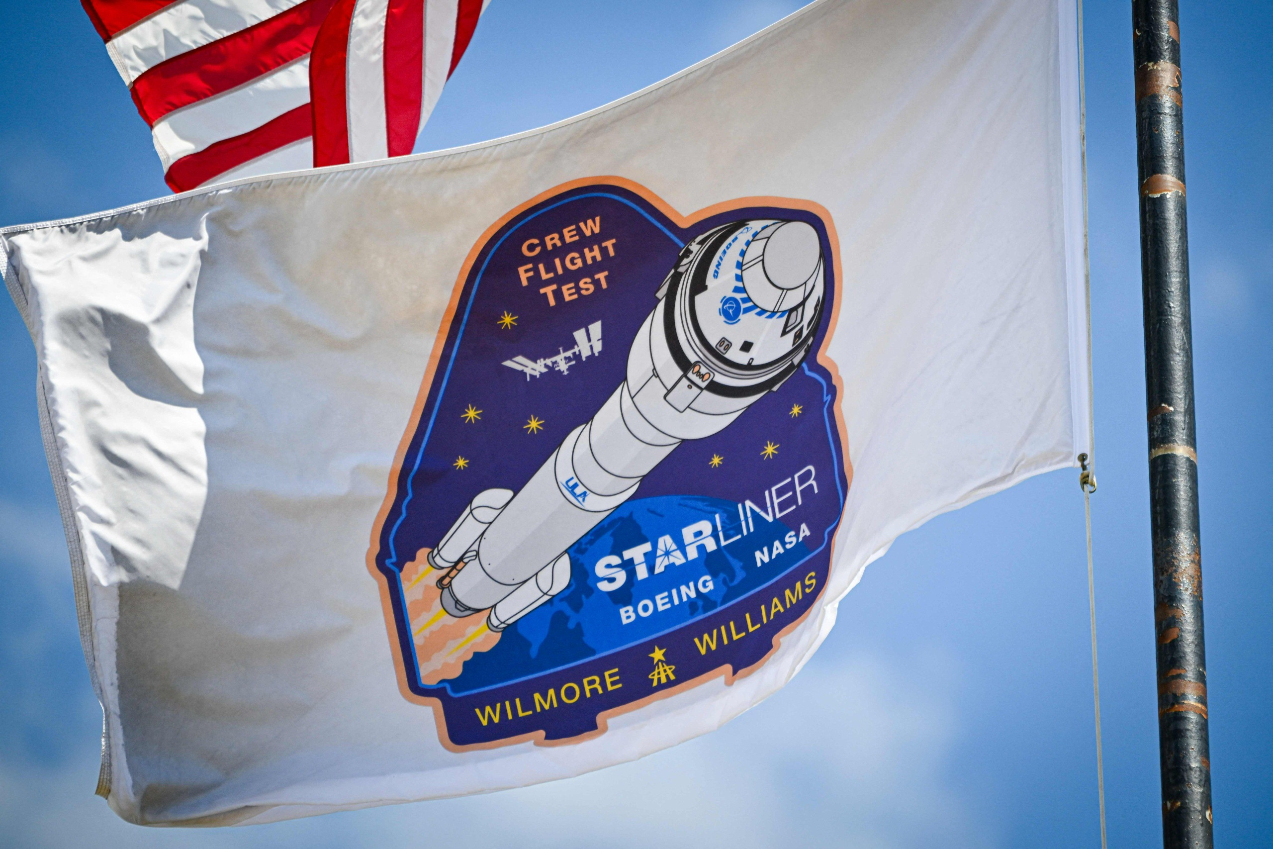 boeingin starliner-avaruusaluksen miehitettyä testilentoa lykättiin vain pari tuntia ennen h-hetkeä turvallisuusongelman vuoksi