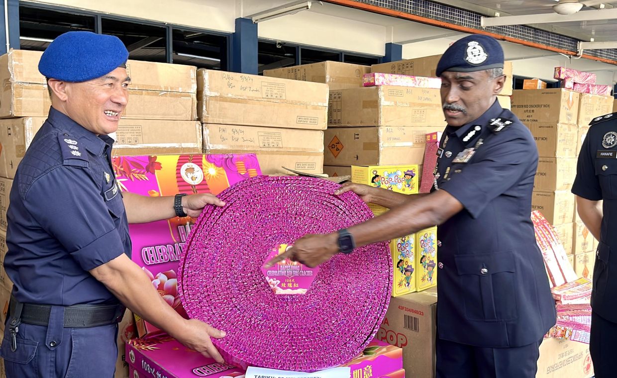 fireworks worth over rm800,000 seized in raid at warehouse