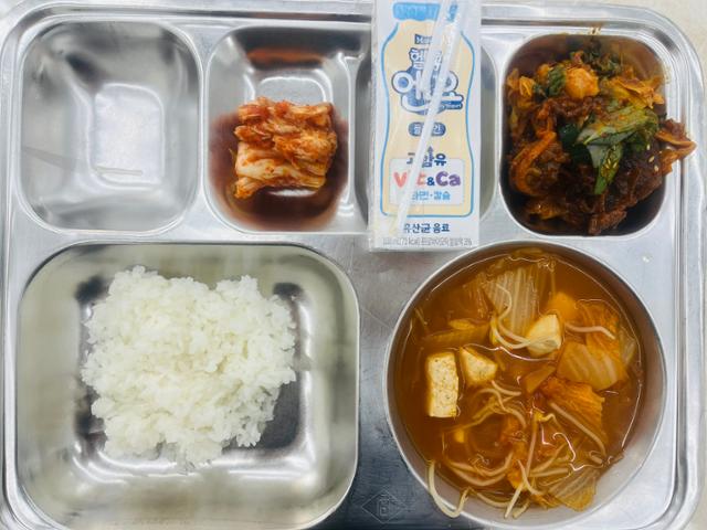 粗末給食がまた問題に…ソウルの中学校給食に保護者が激怒