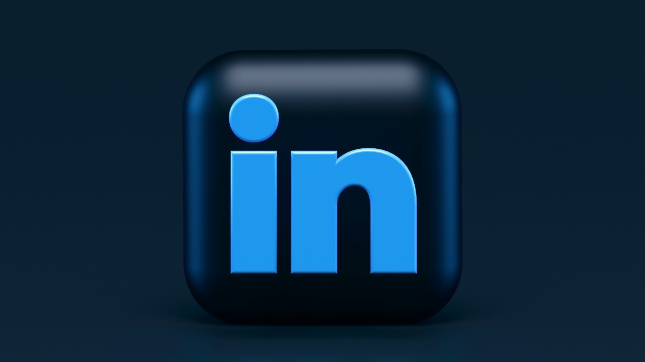 6 ways to optimise your linkedin profile to land your dream job