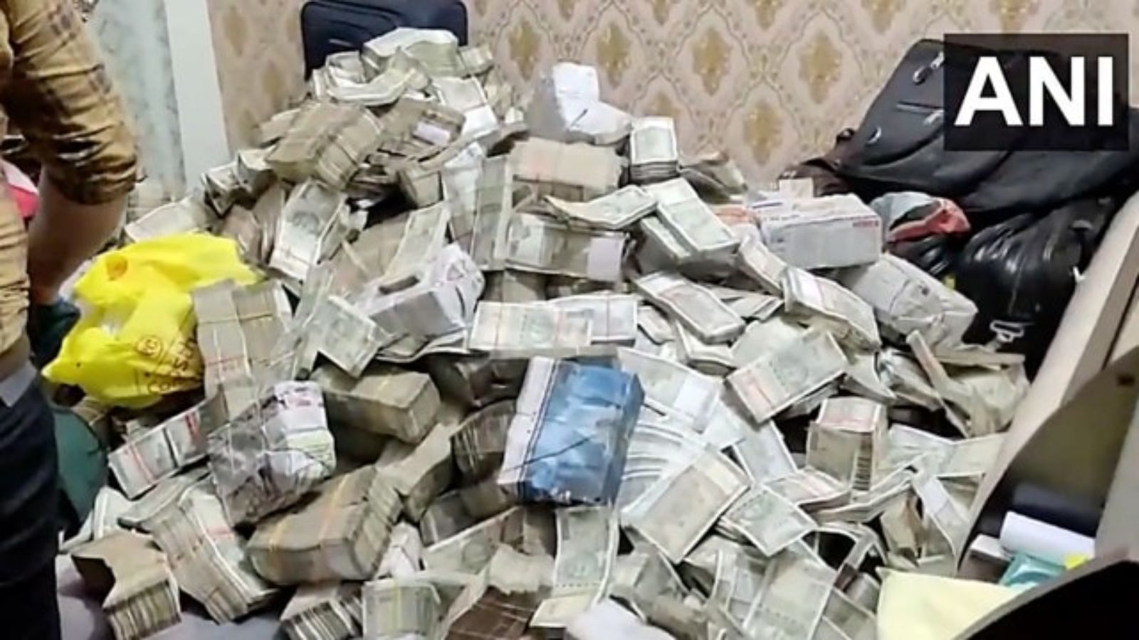 android, rs 34 crore seizure: ed arrests personal secretary of jharkhand minister alamgir alam, his domestic help