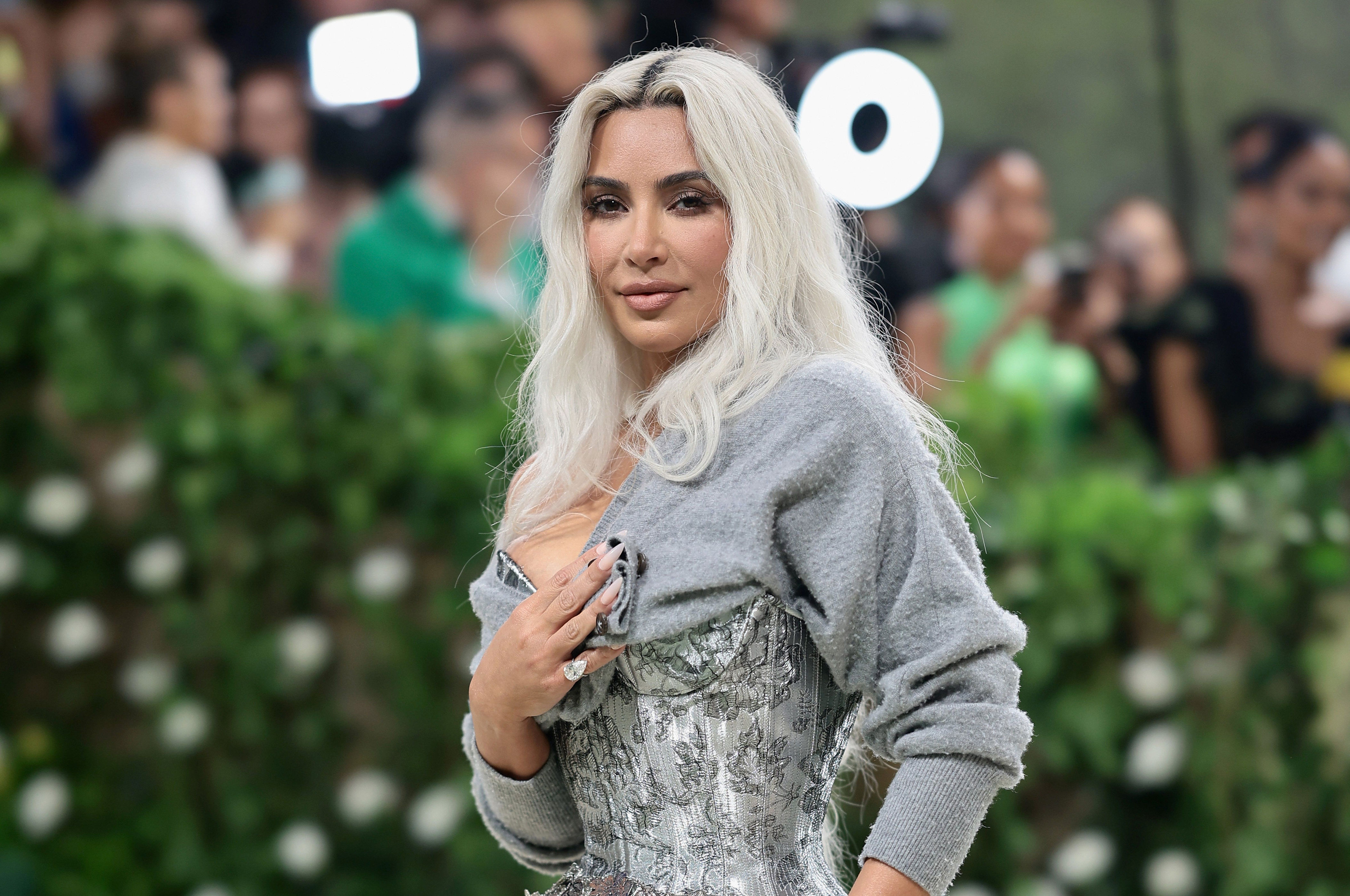 met gala fans confused by kim kardashian’s incongruous accessory