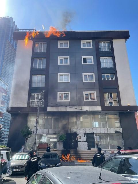 şişli'de korku dolu anlar: müteahhitten dairelerini alamayınca binayı yaktı