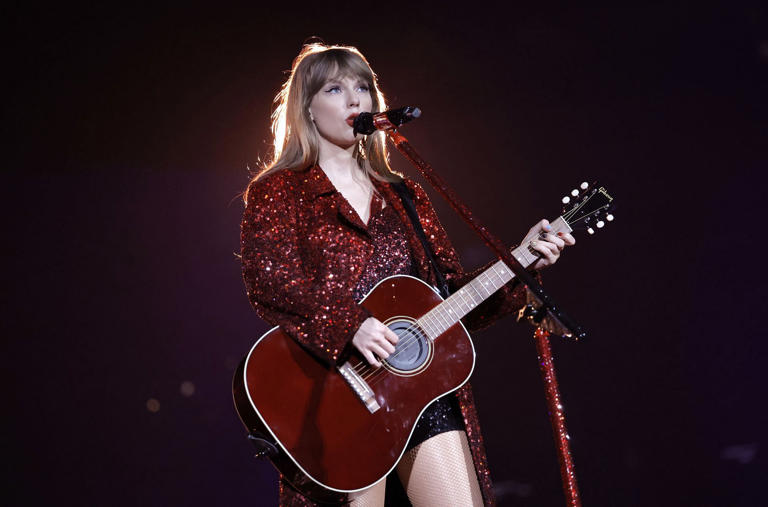Who are Taylor Swift's backup singers? All about Eras Tour vocalists