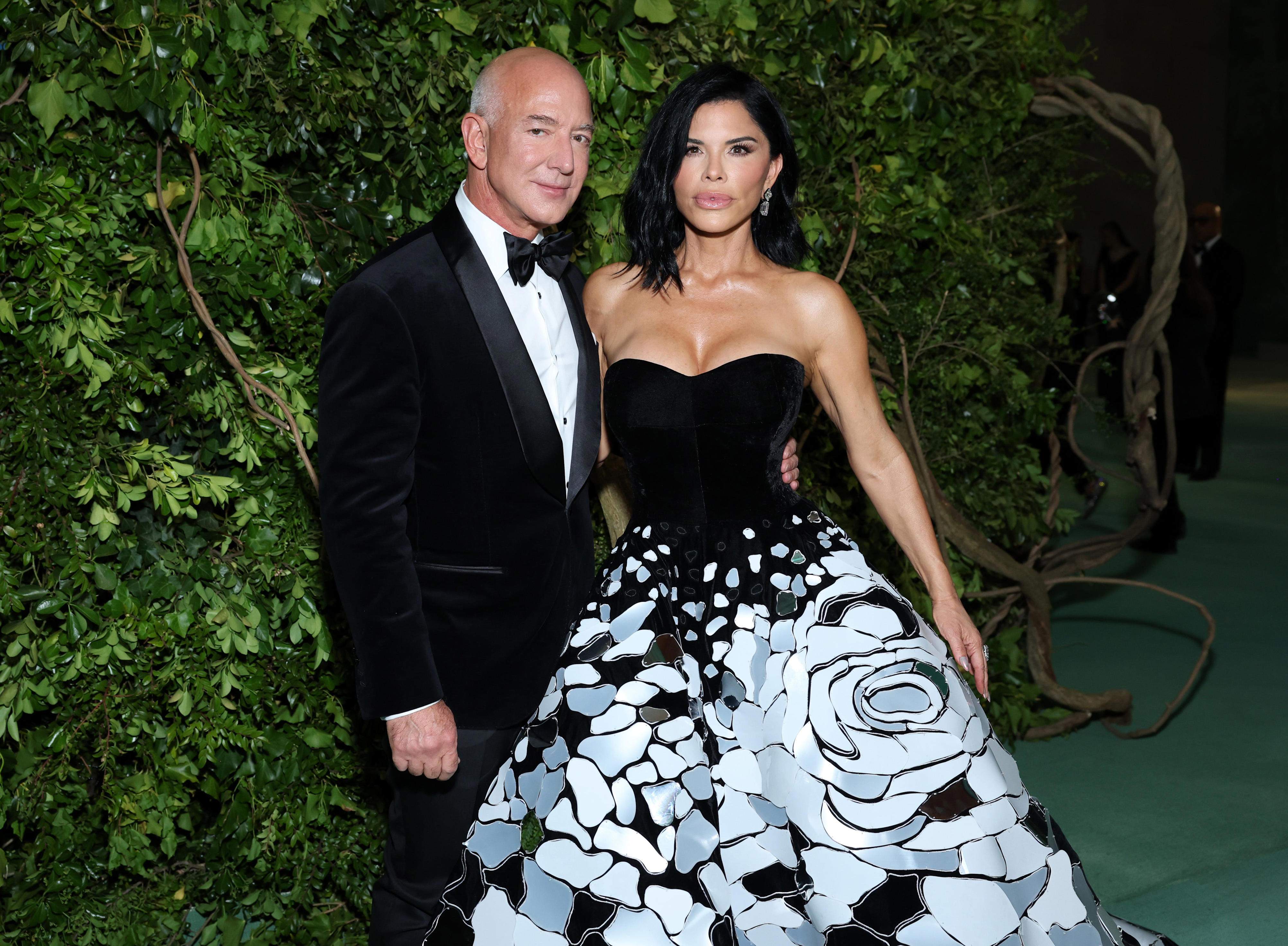 Jeff Bezos and Lauren Sánchez made their Met Gala debut as a couple ...