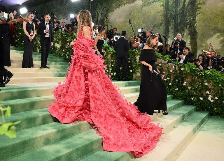 Jessica Biel bathed in 9 kg of Epsom salt to prepare for 2024 Met Gala