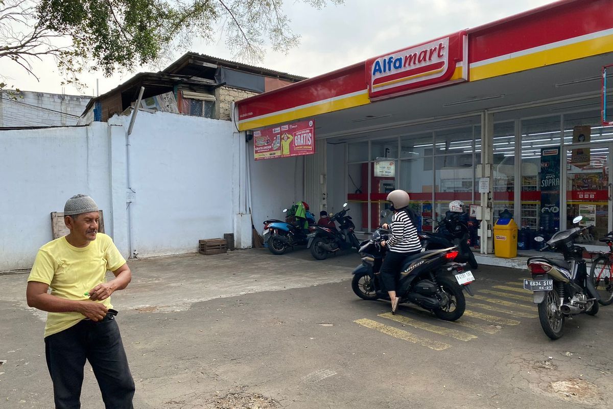 Parkir Gratis Berlaku Di Minimarket Jakarta Tukang Parkir Curhat Bakal ...