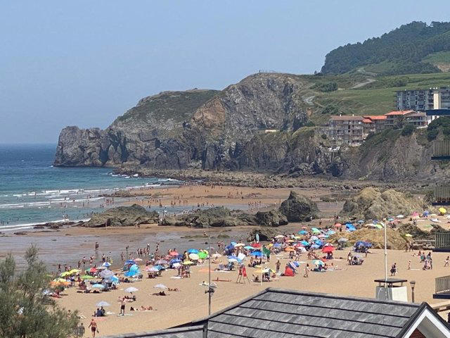 Bakio, única playa de Bizkaia en la que lucirá la bandera azul