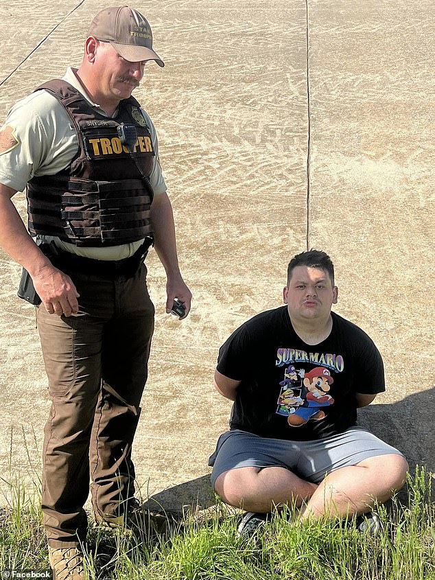 man sitting on oklahoma road confesses to teenage girl's murder