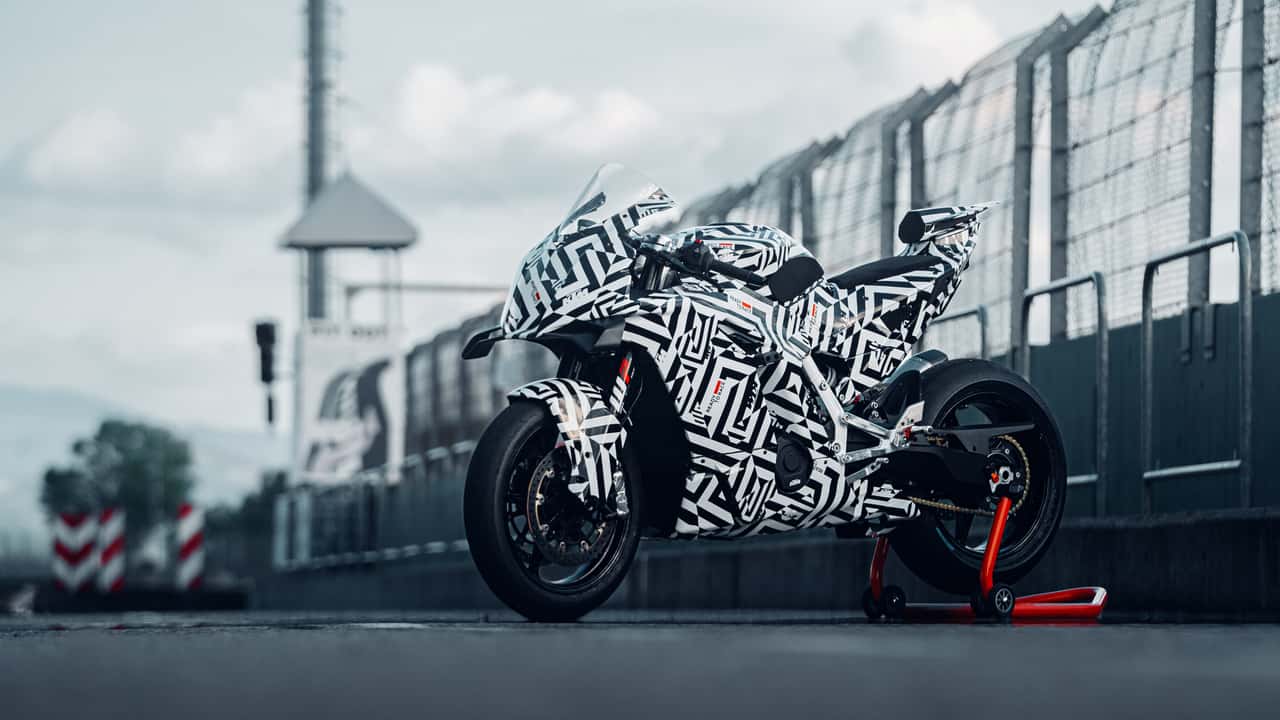 ktm is finally bringing back a street superbike with the 990 rc r