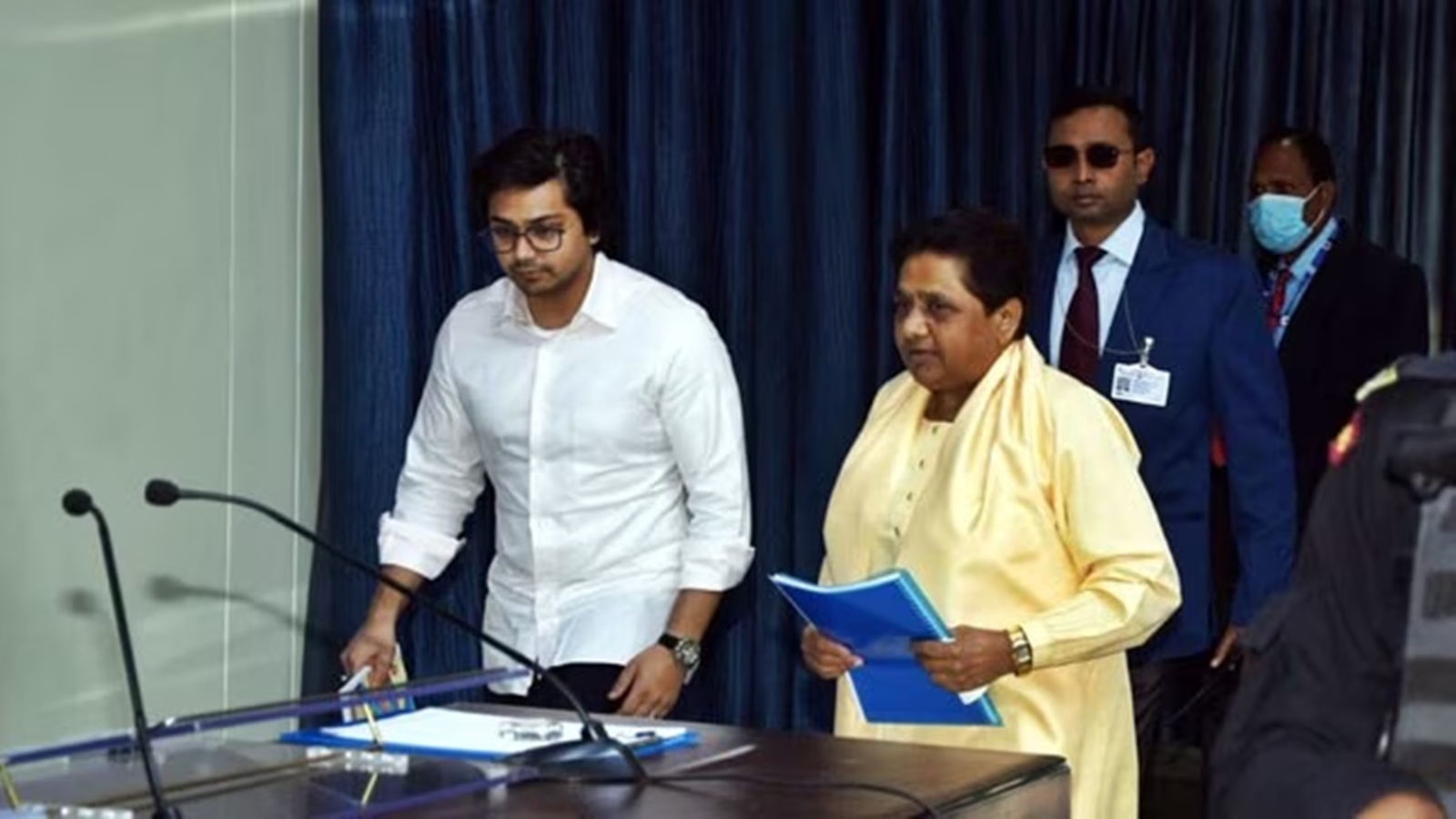 android, mayawati removes nephew akash anand as bsp national coordinator and her successor