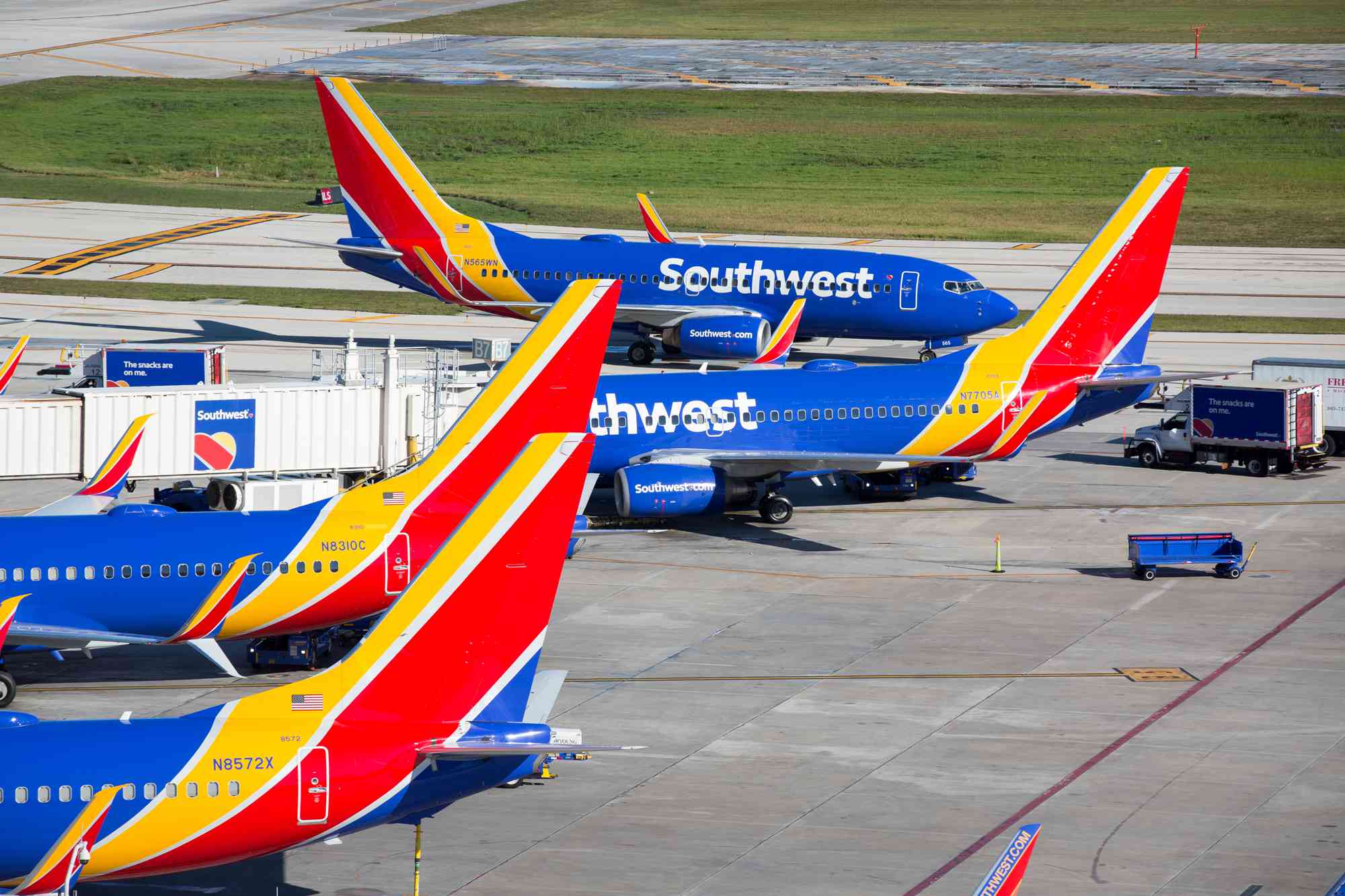 southwest passengers can now pay with points and cash — what to know