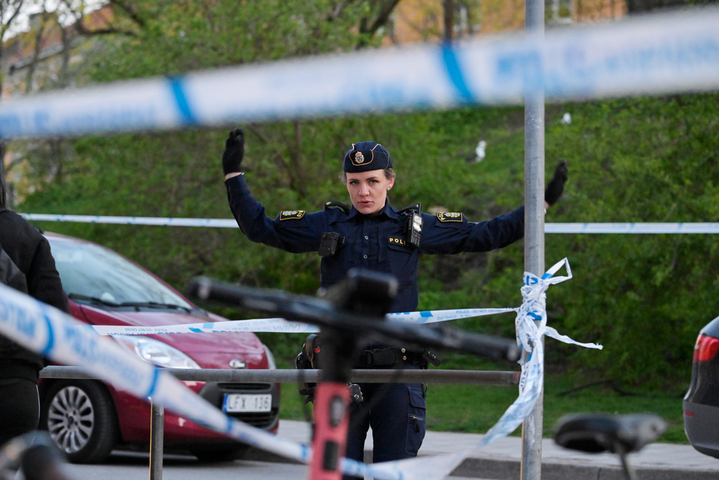 fem gripna efter mord i centrala stockholm