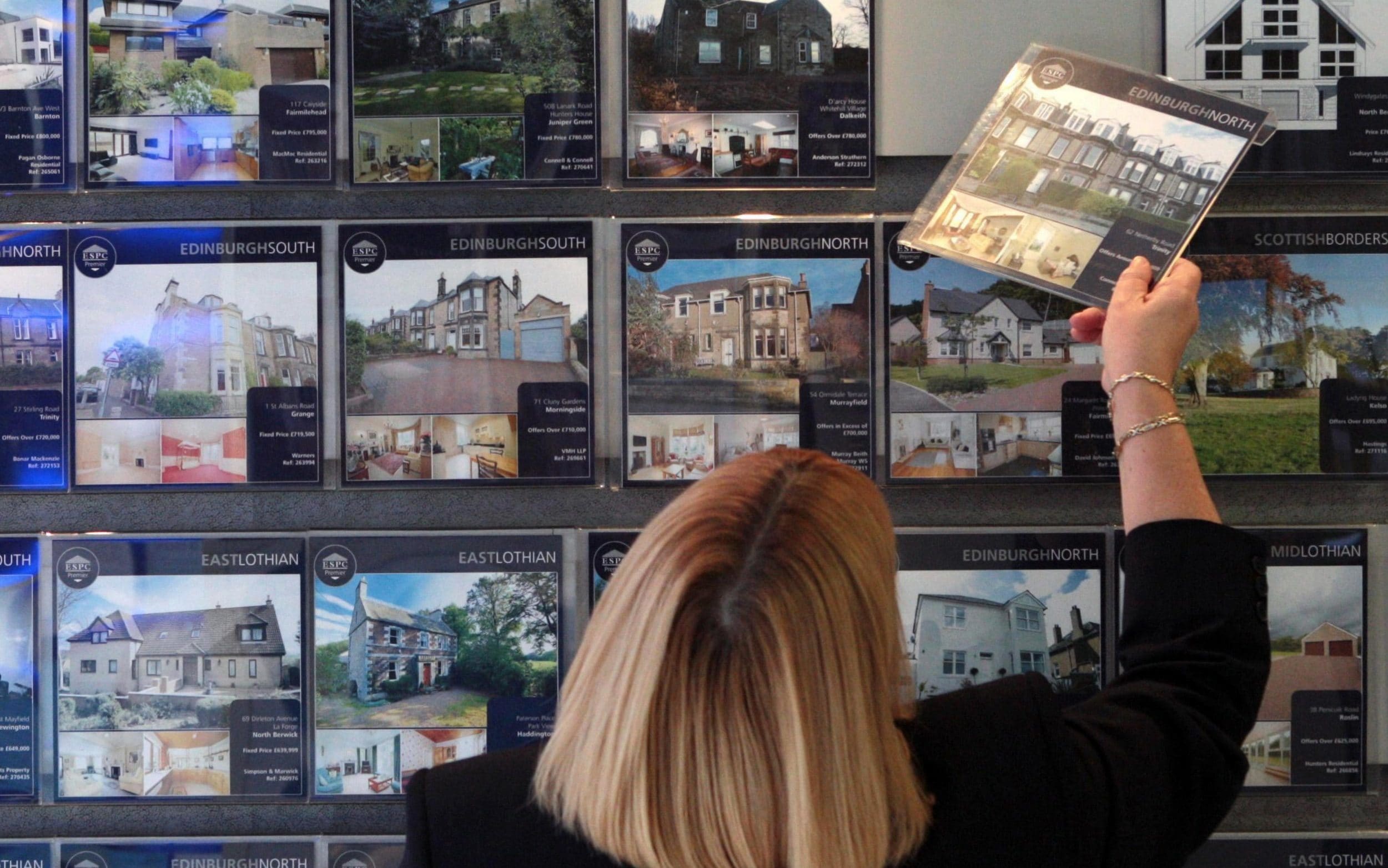 sellers face losing thousands as estate agents ‘manipulate’ contracts