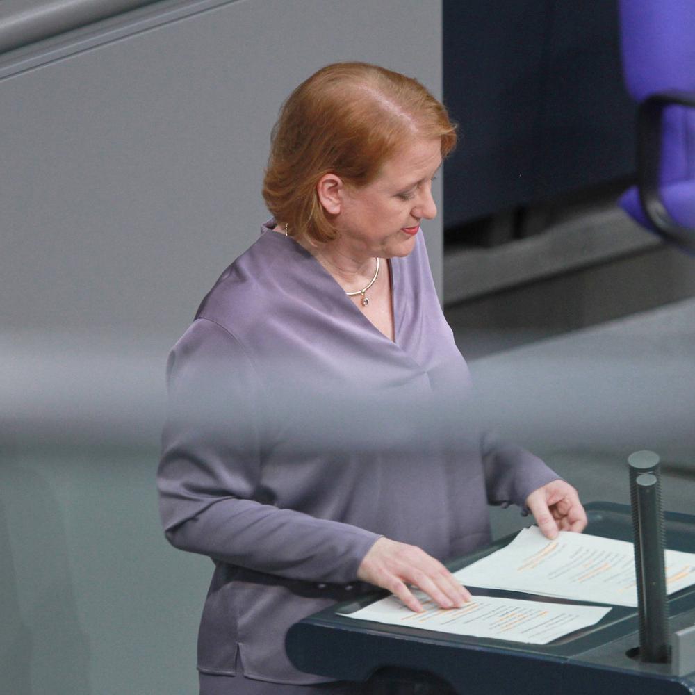 glücklose familienministerin: soll lisa paus spitzenkandidatin der berliner grünen werden?