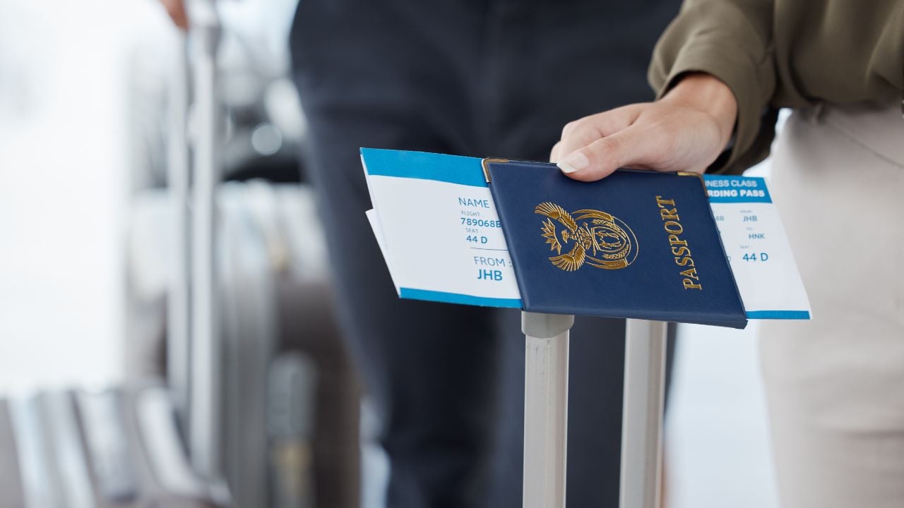 <p>Nearly half the U.S. population held valid passports in 2023. That’s an over 22-fold jump from 1989, when only 7.3 million valid passports were in circulation, equating to a 0.45 increase per capita after accounting for population changes. </p> <p>That said, according to data, residents in some states appear more interested in or able to travel internationally than others. These are the states that issue the most and least passports.</p>