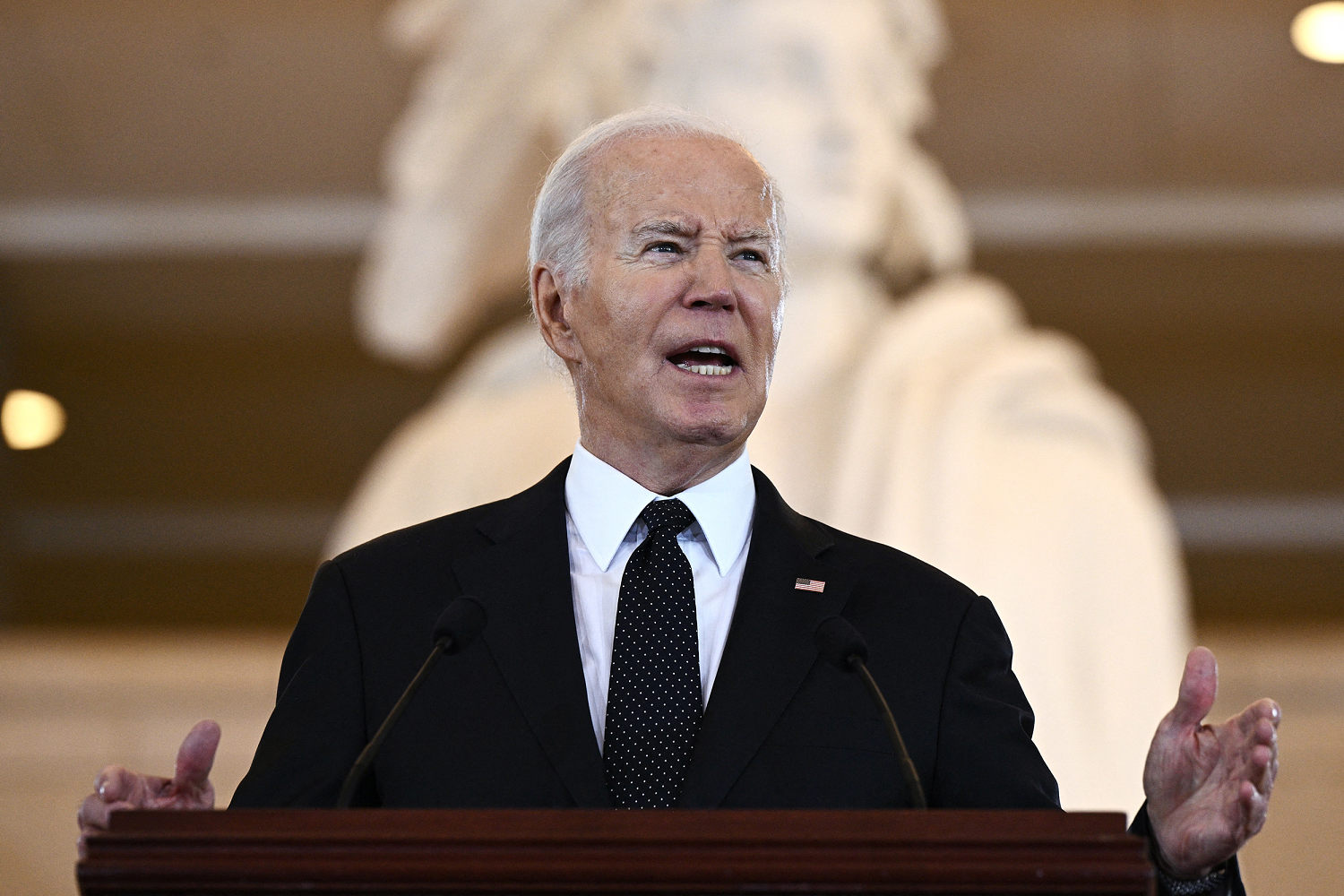 biden condemns antisemitism at the holocaust remembrance ceremony