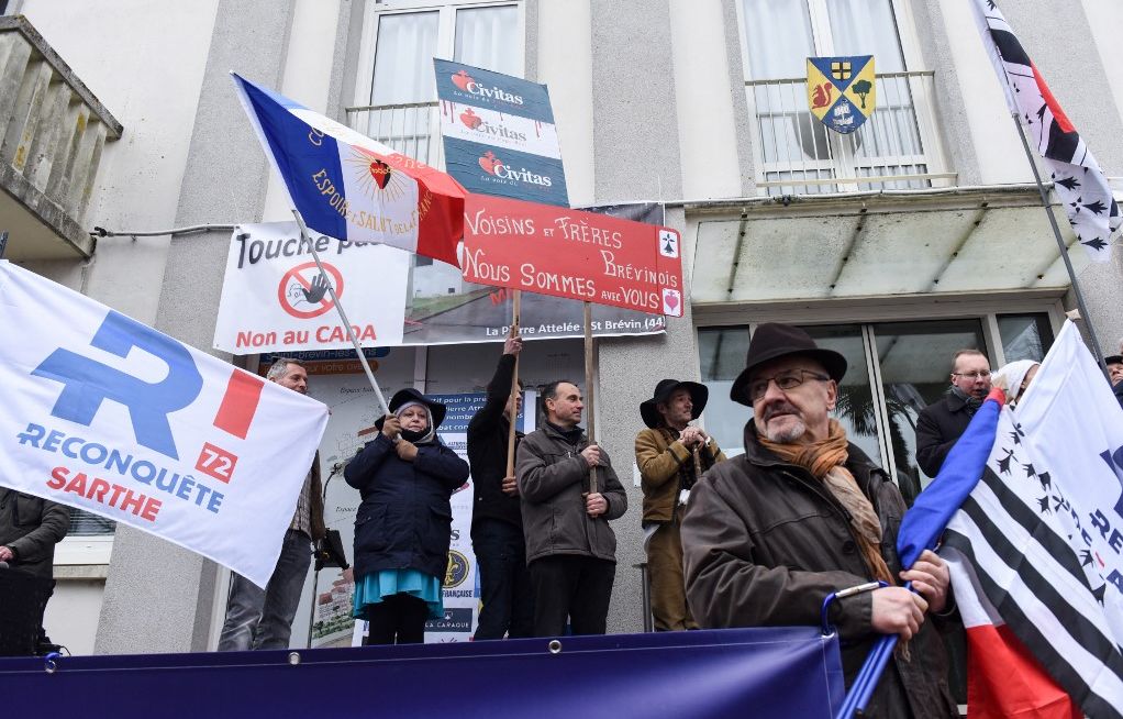 saint-brévin : cinq militants d’extrême droite relaxés, un condamné
