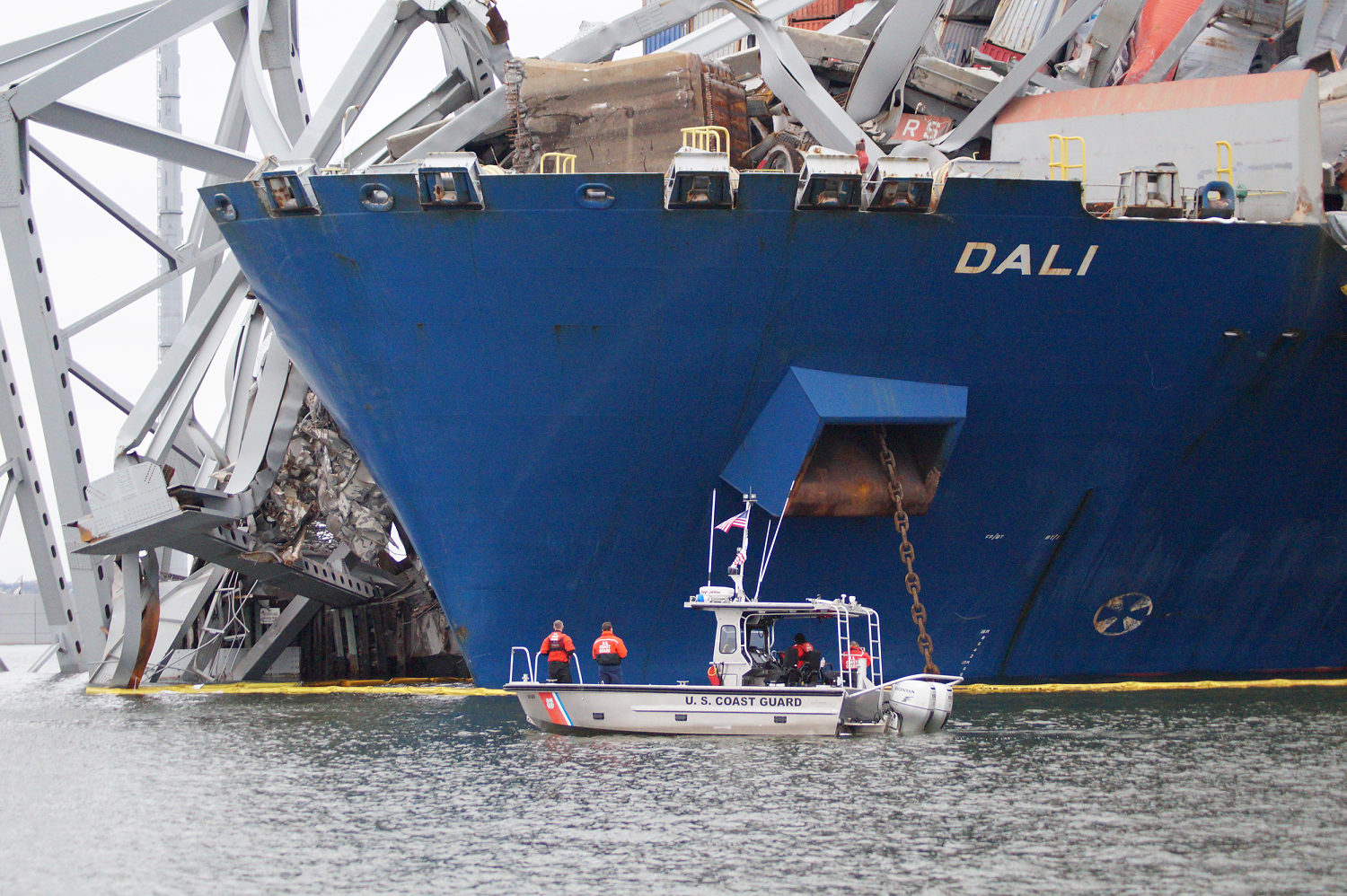 explosives to be used to help free dali from baltimore bridge wreckage