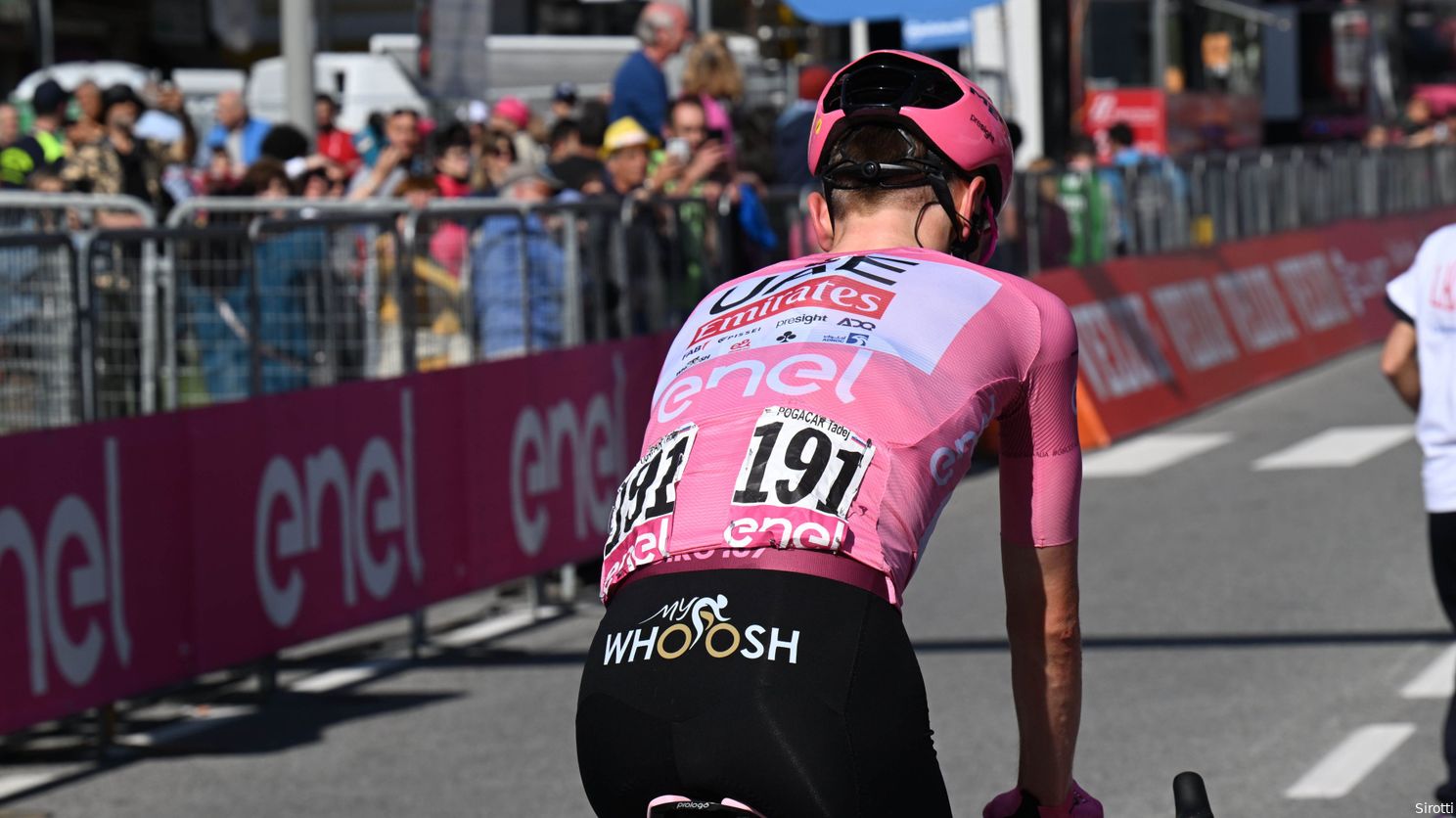 uci threatened pogacar and uae with disqualification over pink-purple rcs suit, so pogi switched to black in giro