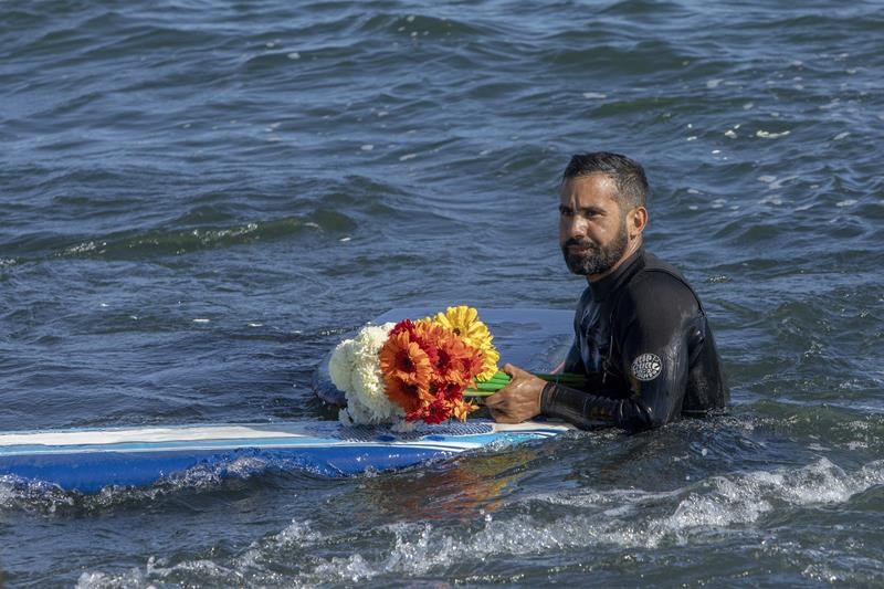 mother of australian surfers killed in mexico gives moving tribute to sons at a beach in san diego