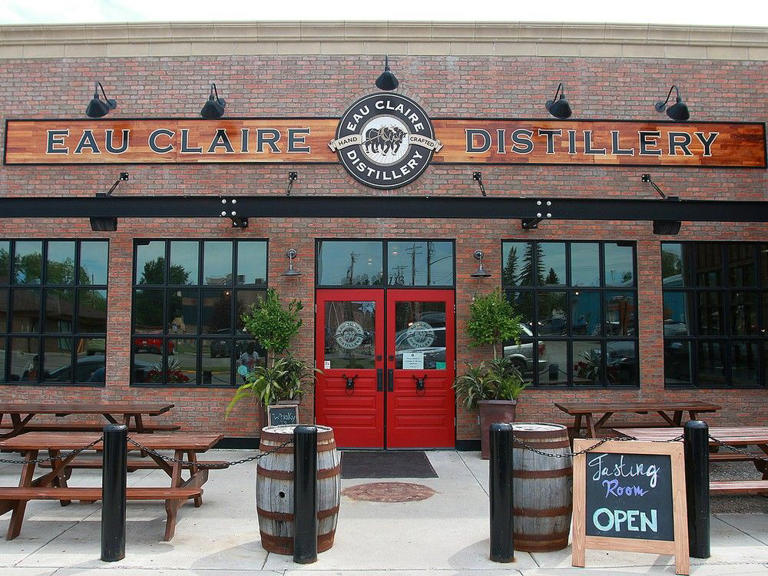 Eau Claire Distillery wins prestigious Canadian whisky award at San ...