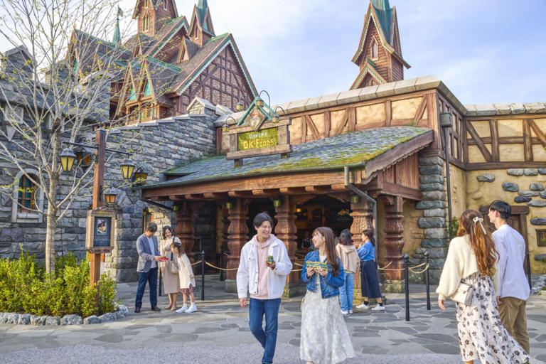 Tokyo Disney Resort shared a first look at the quick-service Oaken’s OK Foods kiosk in the Frozen Kingdom area of Fantasy Springs, which opens at Tokyo DisneySea this summer. Oaken’s OK Foods The kiosk is inspired by Wandering Oaken’s Trading Post. Oaken has ostensibly opened the kiosk as a branch of his retail shop. It ... Read more