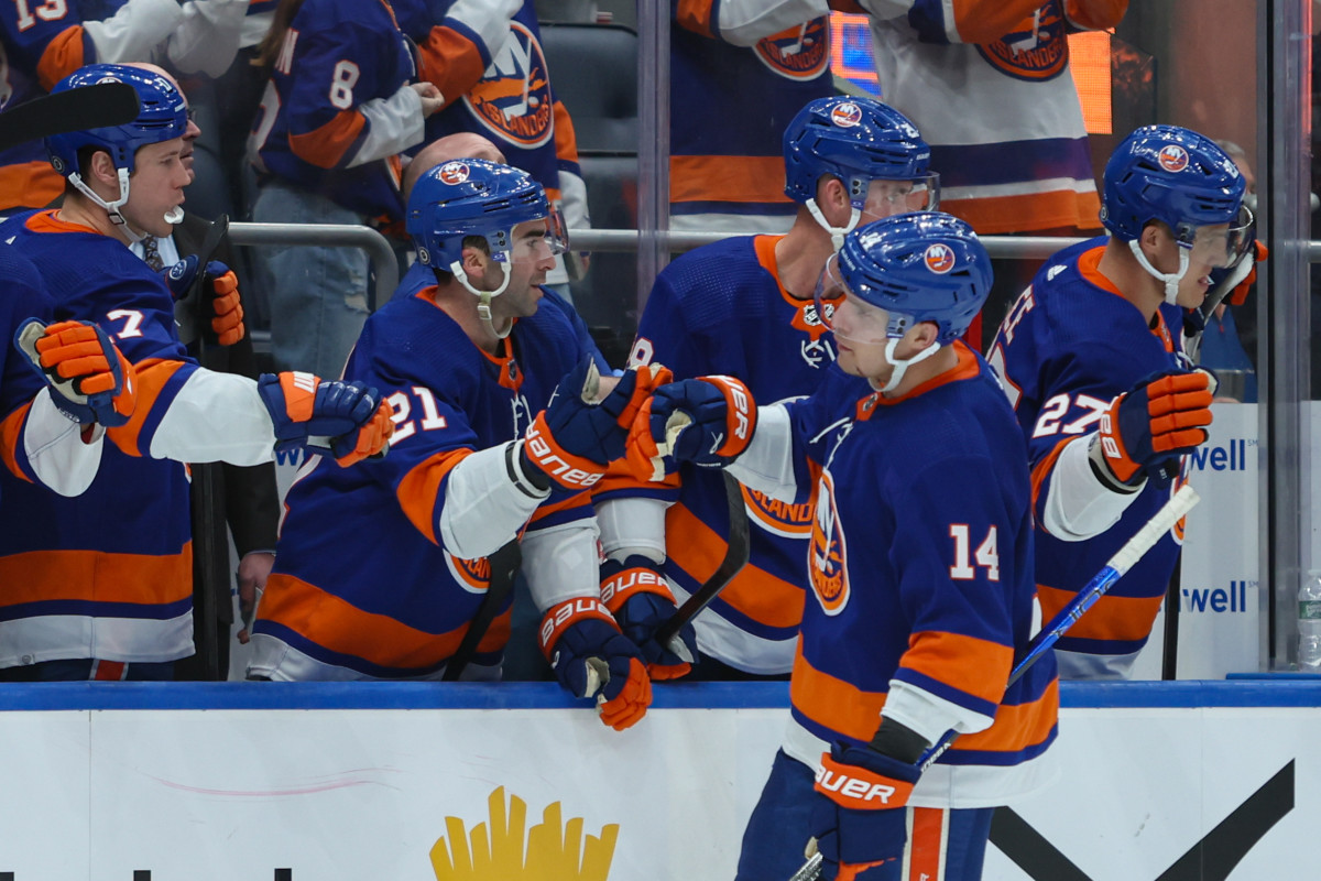 there's no reason for islanders to hold on to their 2024 first-round pick