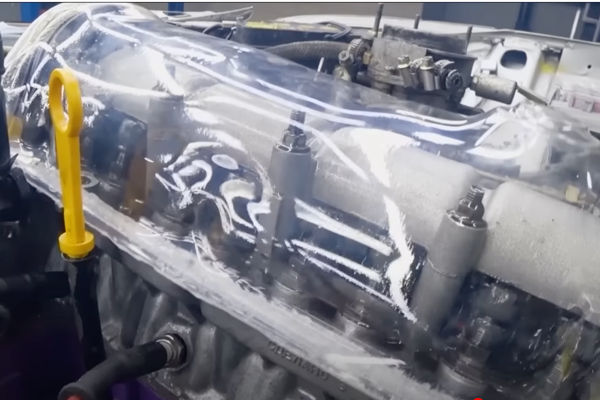 video: get a glimpse into a running engine