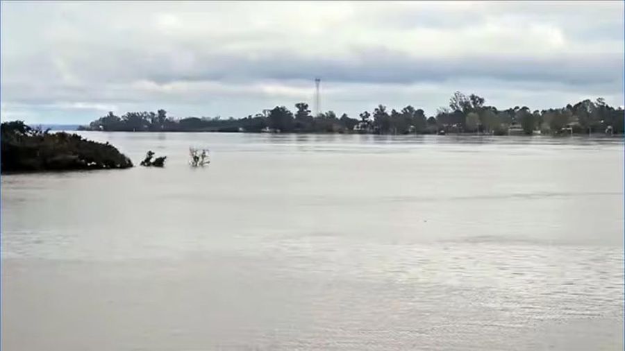 uruguay bajo agua: anticipan una situación crítica desde este martes