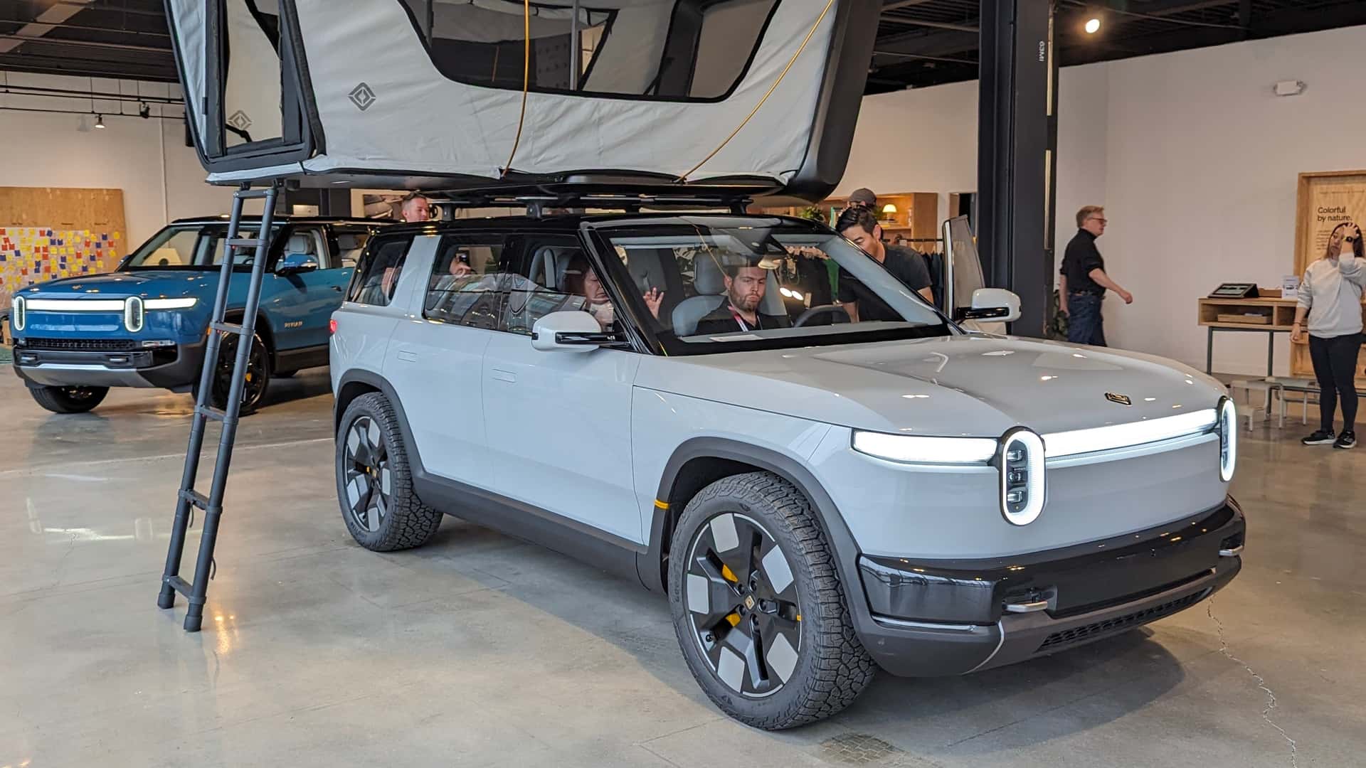 amazon, rivian plans to make up to 155,000 r2 suvs annually in illinois