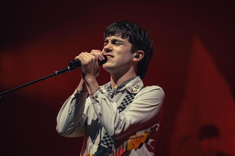 Declan McKenna and Wunderhorse performed at Manchester's O2 Apollo last night