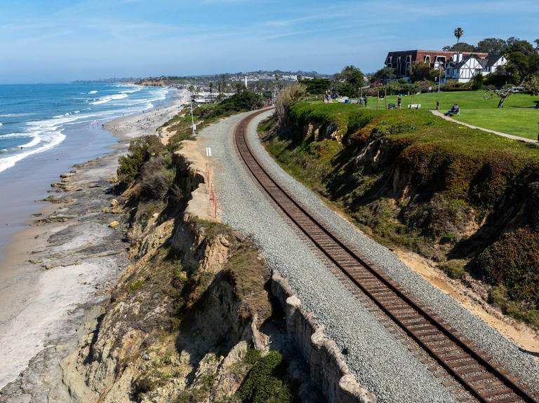 The Race to Keep an Amtrak Train From Falling Into the Pacific