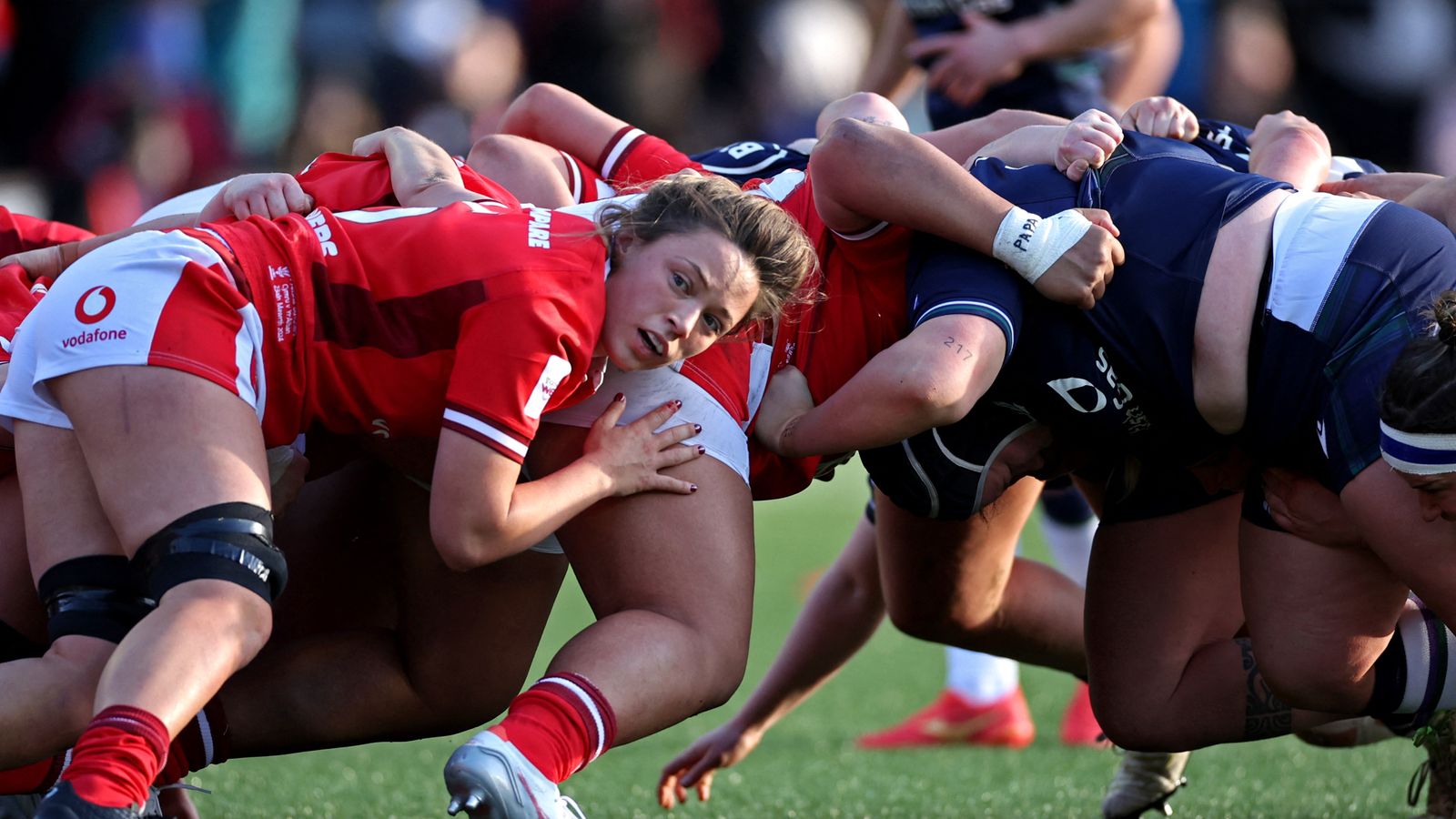 Pioneering app helps women rugby players track symptoms of concussion ...