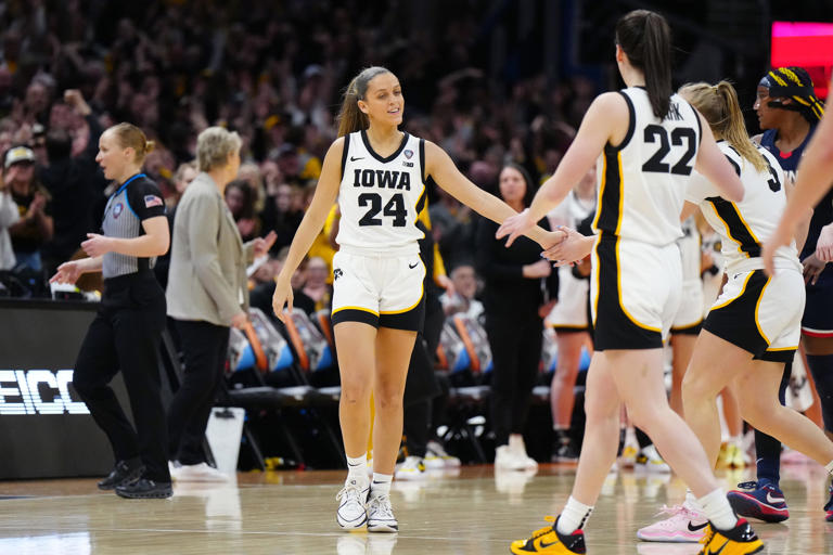 Iowa Hawkeyes guard Gabbie Marshall gets to play for the national title in her home state of Ohio.