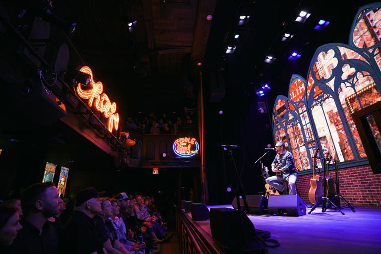 Eric Church opens Chief's with intimate Nashville residency performance