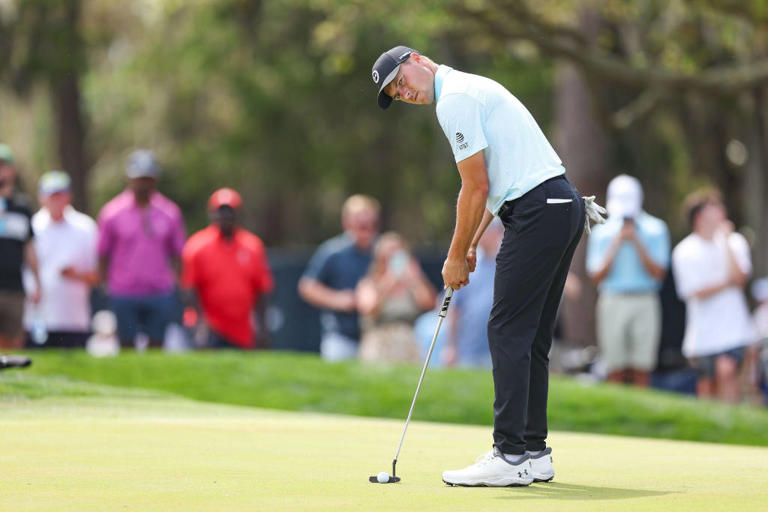 March 15, 2024: Jordan Spieth sizes up his putt on the 4th hole during the second round of THE PLAYERS Championship at TPC Sawgrass in Ponte Vedra, FL. Gray Siegel/CSM/Sipa USA (Credit Image: © Gray Siegel/Cal Sport Media/Sipa USA) Credit: Sipa US/Alamy L